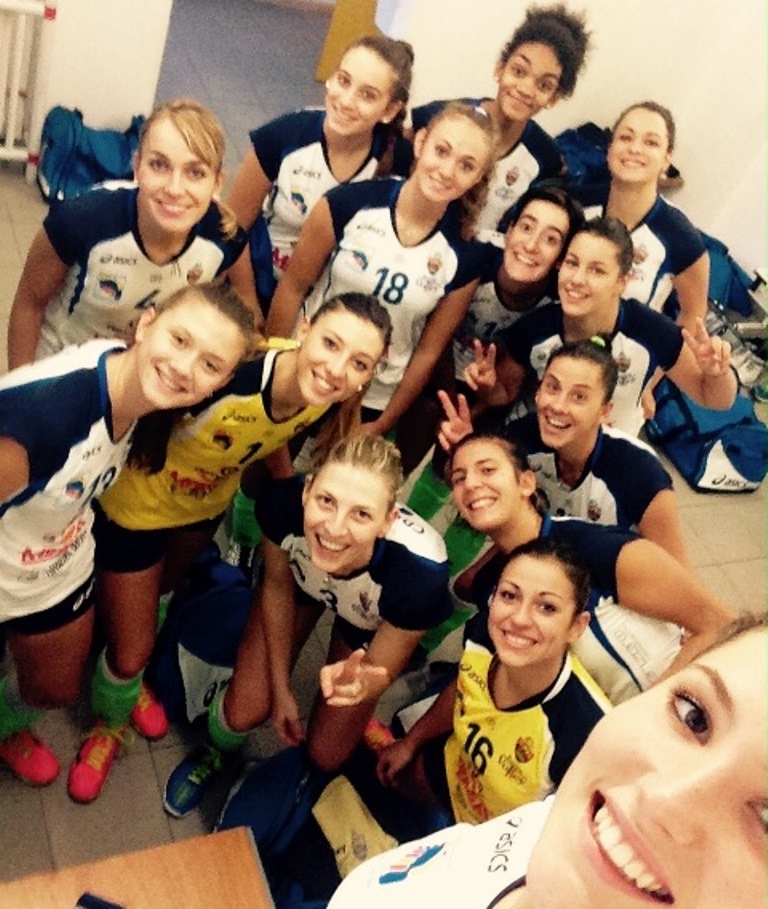 schoolvolleybastia festa dopo prima vittoria