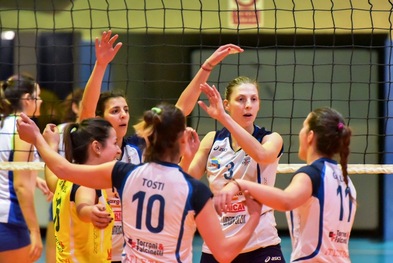 School Volley Bastia (esultanza punto)