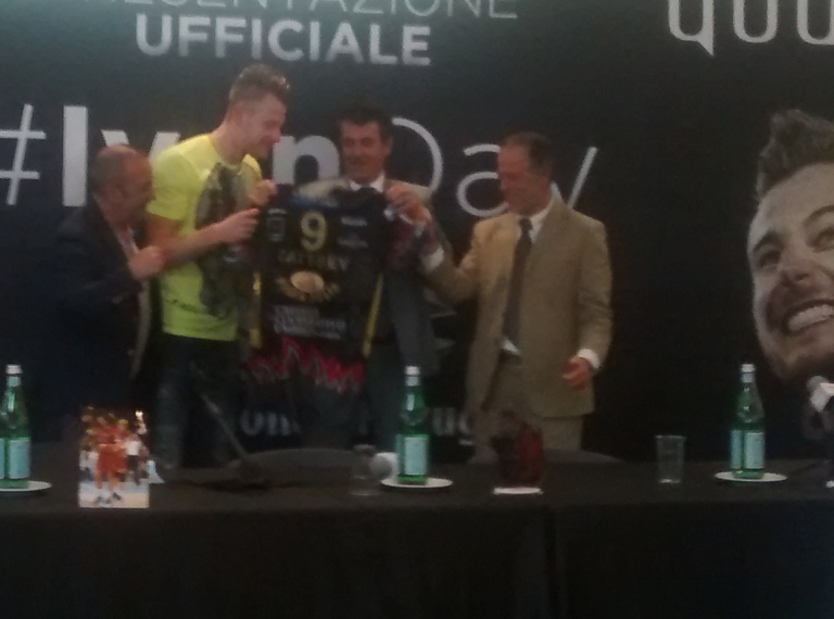 Consegna della maglia a Zaytsev