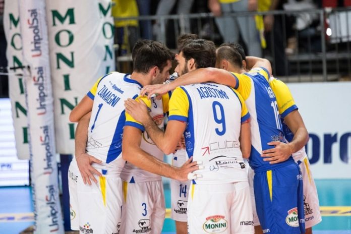 Monini Spoleto (festeggia punto) E sono quattro i centri della Monini Spoleto