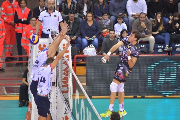 Alexandar Atanasijevic (attacco) La Sir Safety fa ancora centro