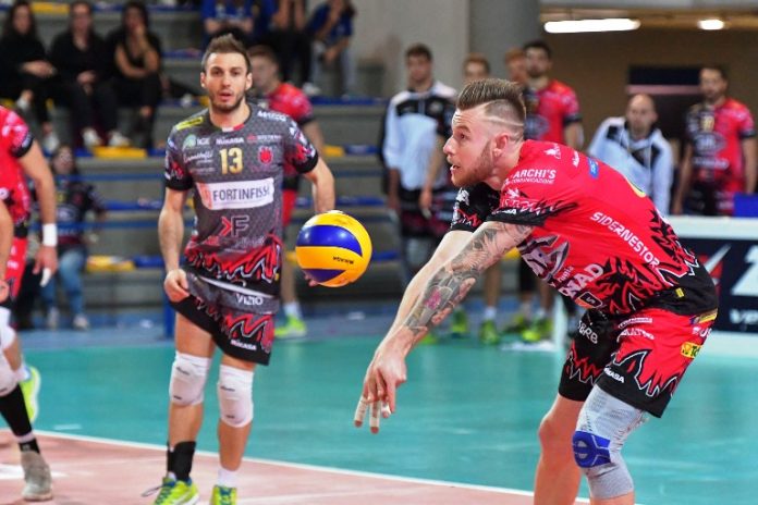 Zaytsev (bagher difesa) La Sir Safety perde un set, ma vola in testa