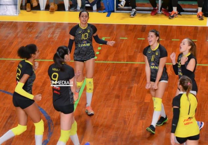 School Volley Perugia (foto di Maurizio Lollini) School Volley Perugia rimandata a gennaio