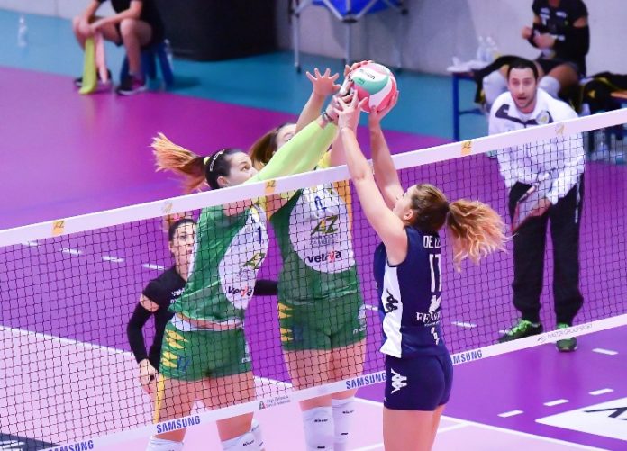 MioBertolo-Grigolo (muro) Orvieto espugna Chieri e continua la corsa playoff