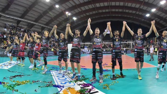 Sir Safety Perugia (festante) Sir Safety instancabile, vittoria e passaggio del turno