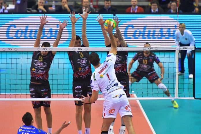 Sokolov (attacco) - De Cecco Podrascanin Zaytsev (muro) Sfida per il primo posto all'Eurosuole di Civitanova Marche