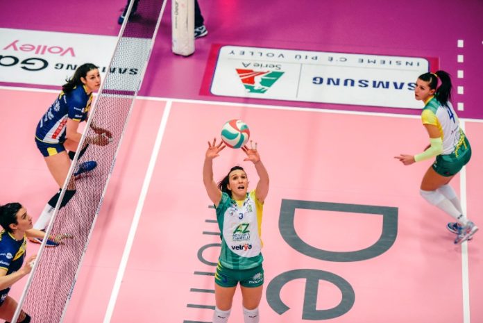 Valpiani Beatrice (alza) Zambelli-Club Italia, dentro o fuori dai playoff