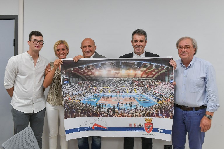 Presentazione restyling PAlaBarton Questione PalaEvangelisti: Sirci tira dritto