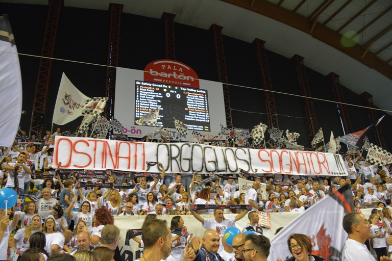 Sirmaniaci (foto Di Elena Saltafusi) Sir Safety Perugia, prima vittoria in stagione