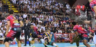 Sarà testacoda fra Sir e Castellana Grotte. La formazione di Bernardi, attuale regina della Superlega, affronterà nel prossimo match il fanalino di coda pugliese