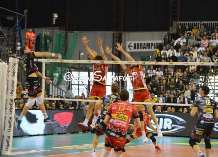 Sir_Ravenna Sir Perugia: operazione riscatto con Ravenna. Al PalaBarton arriva una squadra in forma e da prendere con le molle. Il lussemburghese Rychlicki è l'osservato speciale