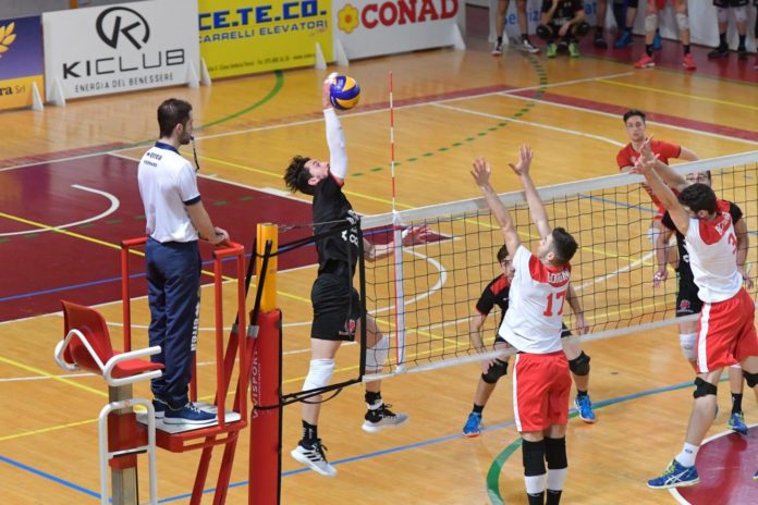 sir_settore giovanile Sir: settore giovanile in chiaroscuro. Sconfitta per la formazione di B, colpo grosso della serie C in gara 1 dei quarti di playoff. La D blinda il secondo posto