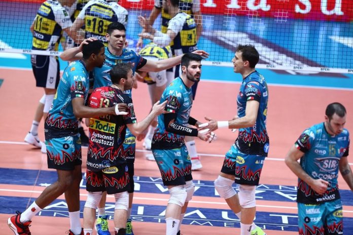 sir Sir, in trasferta no: si va a gara 5. A Modena i Block Devils steccano la prestazione e beccano un pesante 3-0. Si decide tutto domenica al PalaBarton