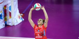 Bartoccini: la salvezza passa anche dal match con Filottrano. Al PalaBarton le ragazze di Bovari cercano il primo successo stagionale. Raskie: "Dimostriamo quel che sappiamo fare"
