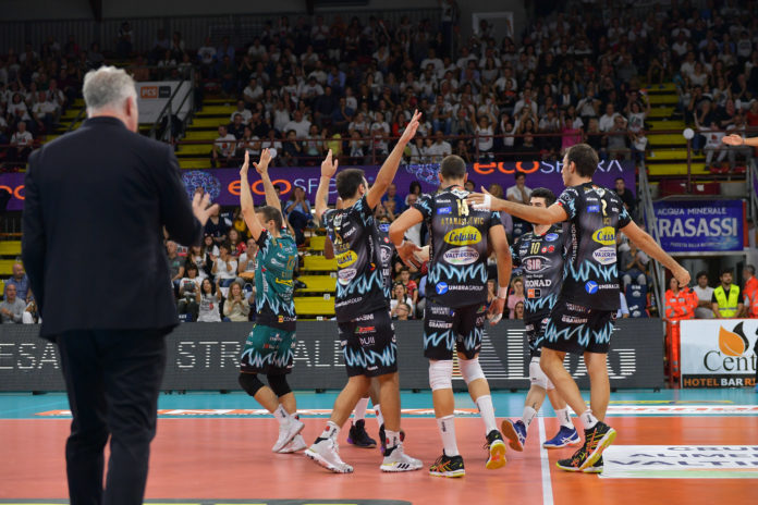 MBvisual-20191027-202649-ND5_8842-llive_original