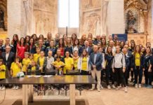 Trevi Volley: una presentazione in pompa magna. L'evento è avvenuto presso la Chiesa di San Francesco. Presenti anche i presidenti regionali Fipav e Coni