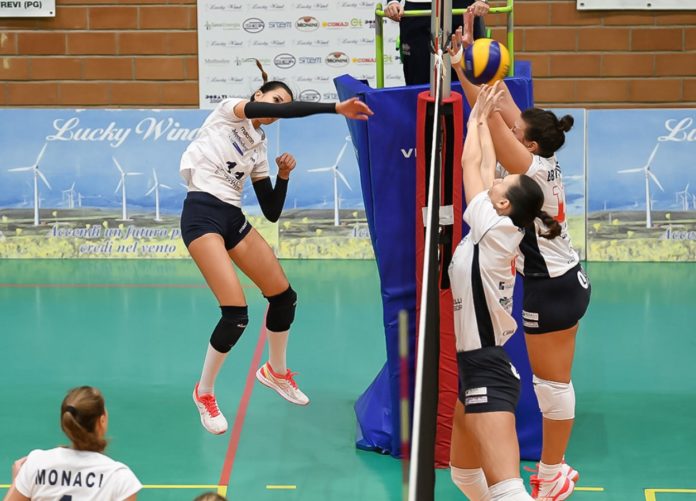 trevi lucky wind Serie B femminile: giornata no per le formazioni perugine. Vanno k.o. sia 3M che School Volley, mentre arrivano successi pieni per Trevi e Ponte Felcino