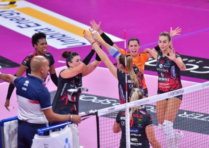 bartoccini La Bartoccini torna al PalaBarton. Dopo il doloroso k.o. di Caserta e il riposo forzato dellas corsa settimana, Montibeller e compagne cercheranno riscatto contro Scandicci