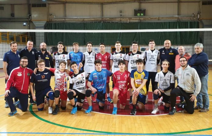 regional day Regional Day: ecco i migliori prospetti umbri. A Santa Maria allenamento congiunto per 28 atleti della nostra regione nati tra il 2004 e il 2006. Presente un blocco significativo di atleti Sir