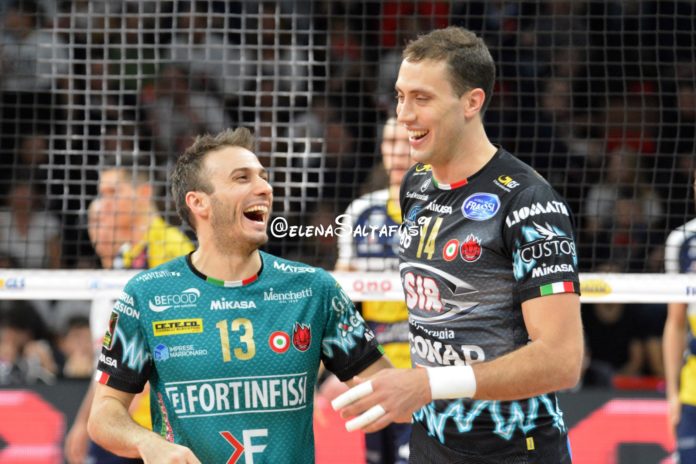 sir_colaci_atanasjievic In casa Sir ora un po' di riposo... non per Podrascanin e Atanasijevic. Con la pausa del campionato scatta il rompete le righe, ma i due serbi sono già a Belgrado per il torneo di qualificazione olimpica