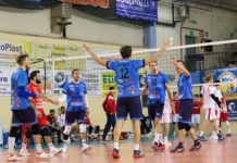 Foligno combatte ma si arrende alla capolista Bari. I falchetti, ancora senza tecnico dopo le dimissioni di Restani, perdono in quattro set contro i pugliesi