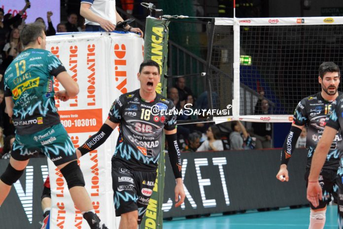 podrascanin sir Champions: Sir già ai quarti, Kazan con un piede nella fossa. La sconfitta del Varsavia certifica il primo posto di Perugia che ora gioca solo per essere testa di serie. I vice campioni in carica vicini alla clamorosa eliminazione
