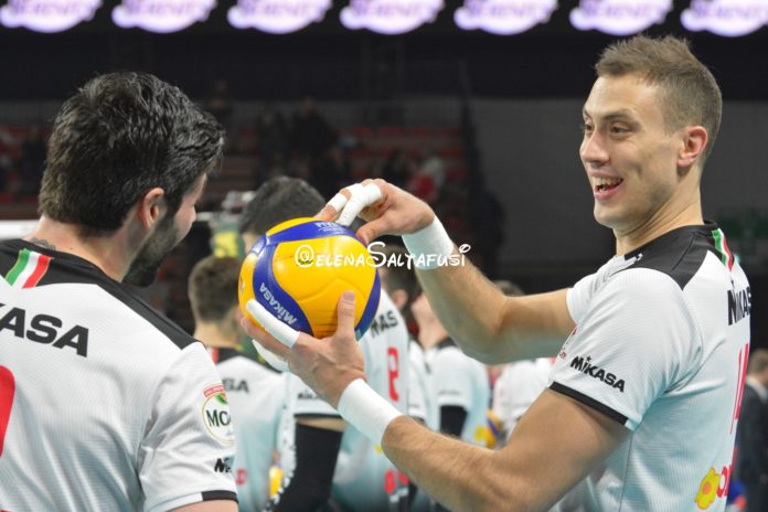sir_atanasijevic La Sir è già in Portogallo...senza Atanasijevic. I Block Devils sono partiti nella mattina di mercoledì 12 alla volta di Lisbona per il match di Champions. L'opposto serbo a riposo