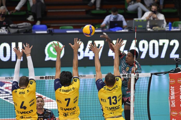 leon sir modena muro A difesa del primato: Sir all'assalto del PalaPanini. Si gioca domenica alle 18 con diretta tv Rai Sport