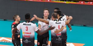 Sir: è il momento di fare sul serio. Vigilia di Supercoppa per i Block Devils che torneranno a giocare al PalaBarton dopo 206 giorni. Contro Modena Atanasijevic e Russo in panchina