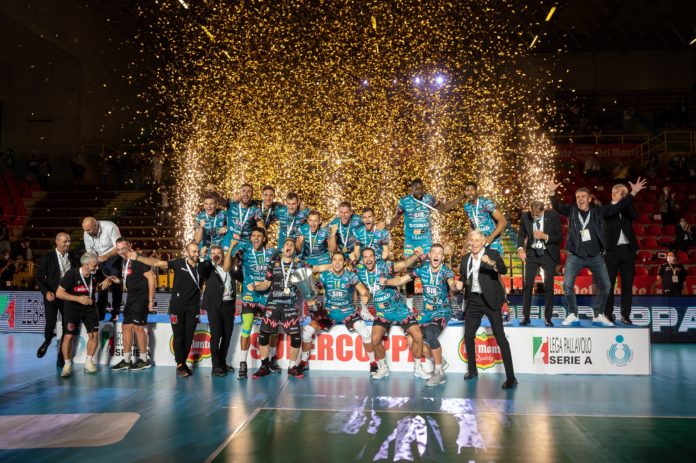 Sir, 6 grande: la Supercoppa è tua! Al tie-break contro la Lube arriva il sesto trofeo dopo l'ennesimo match al cardiopalma