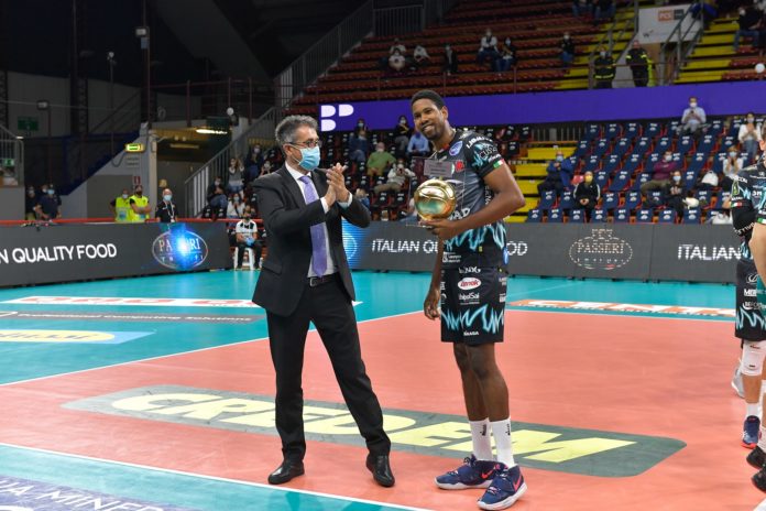 Wilfredo LEON VENERO, premiato migliore schiacciatore della passata stagione Sirci: