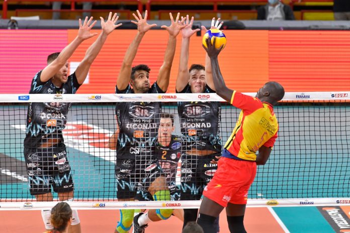 Aboubacar DRAME NETO, attacco, contro il muro a tre, Perugia Sir, occhio: Vibo è l'
