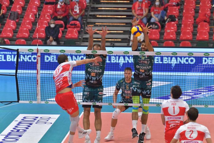Sebastian SOLÉ, mura l'attacco di, Trevor CLEVENOT La Sir si prepara ad accogliere il grande ex Bernardi