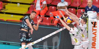 La Sir liquida Padova in meno di due ore. 3-0 netto e senza storia dei ragazzi di Heynen in un Palabarton di nuovo senza pubblico