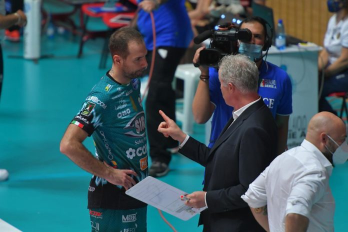 Dragan TRAVICA, Vital HEYNEN, Sir, Heynen: