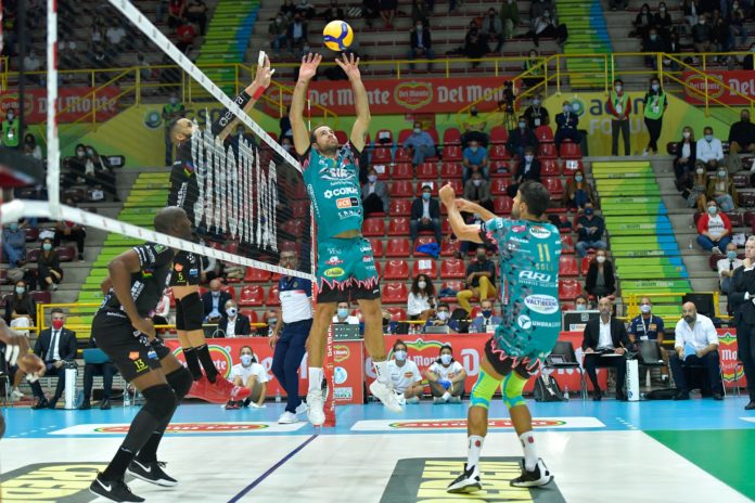 Dragan TRAVICA, palleggio Sir: con la Lube in palio il titolo di Campione d'Inverno. Colaci, libero di Perugia: