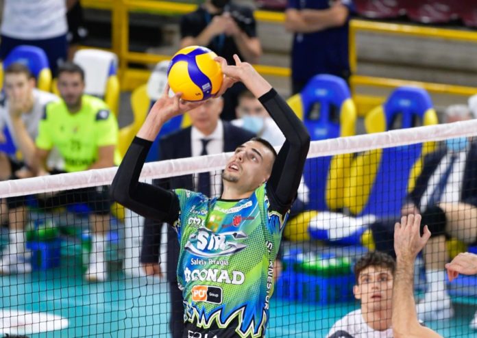 Simone GIANNELLI, in una acrobazia Il regista di Perugia: