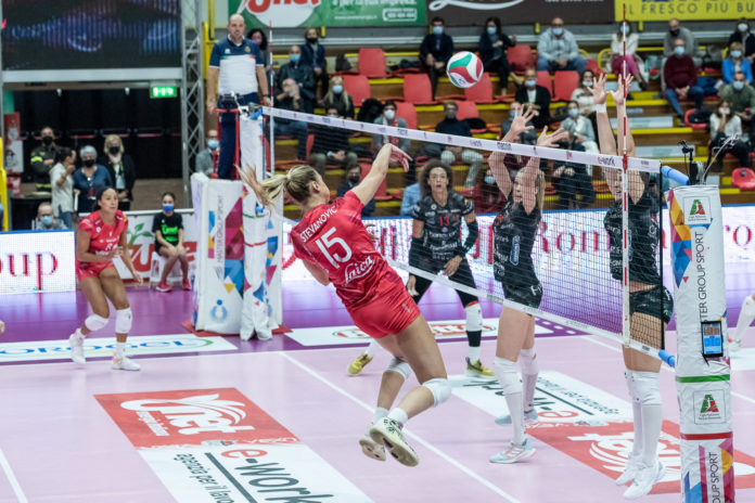 stevanovic bartoccini busto Diouf non basta, la Bartoccini ancora giù a Busto Arsizio