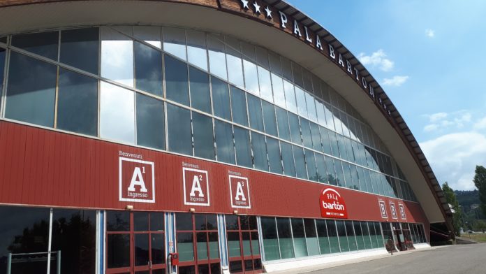 entrata-PalaBarton Auto prese di mira da malviventi: brutta sorpresa dopo la partita della Sir