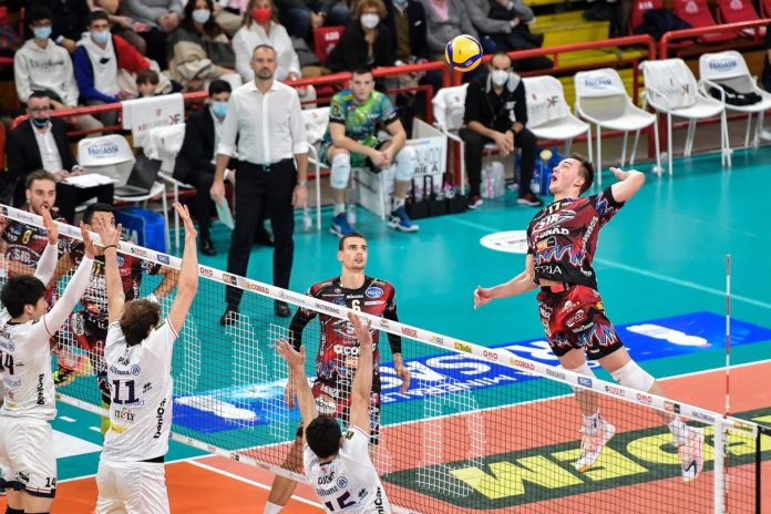 Oleh PLOTNYTSKYI Perugia nella tana di un avversario in ottima condizione. Definite la date dei recuperi con Taranto e Piacenza