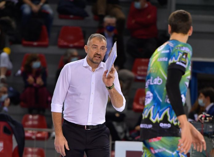 Il tecnico della Sir introduce il match di Santo Stefano: 