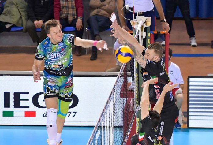 Oleh PLOTNYTSKYI, attacco Sir più forte delle assenze: Lube k.o., Perugia è campione d'inverno