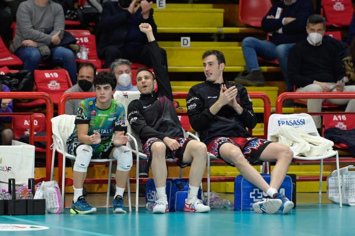 panchina, Vittorio BROCCATELLI, Massimo COLACI, Fabio RICCI La Sir, reduce dalla delusione in Champions, cerca la reazione nella semifinale play-off