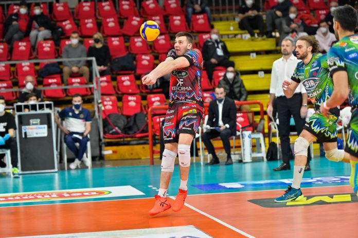 Alessandro PICCINELLI Il libero della Sir: