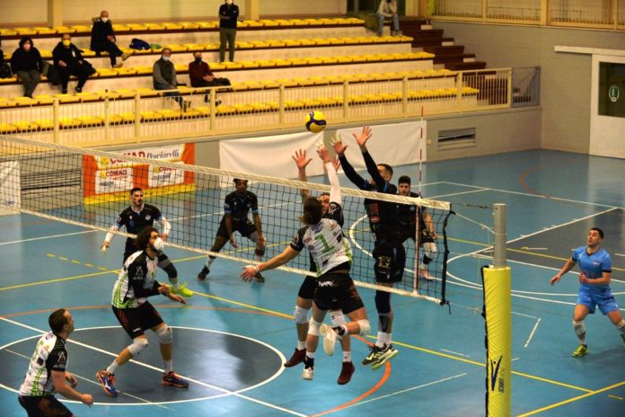 sideri salto a muro su fuganti pedoni