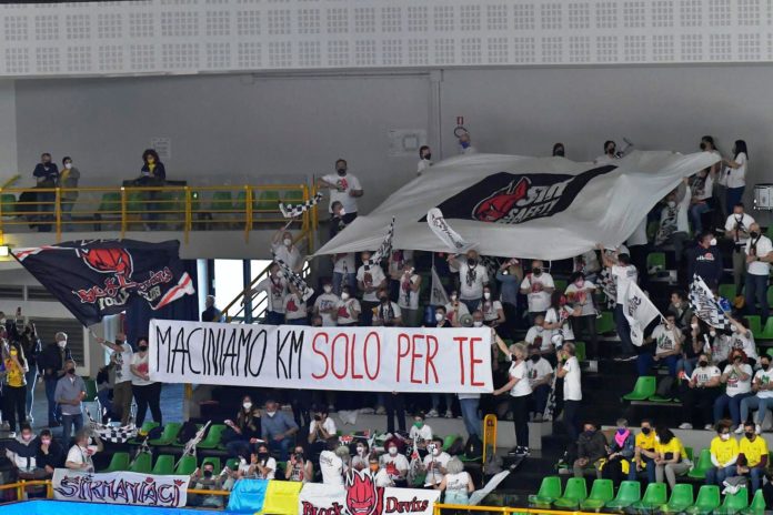 Il comunicato congiunto dei supporter delle quattro squadre: 