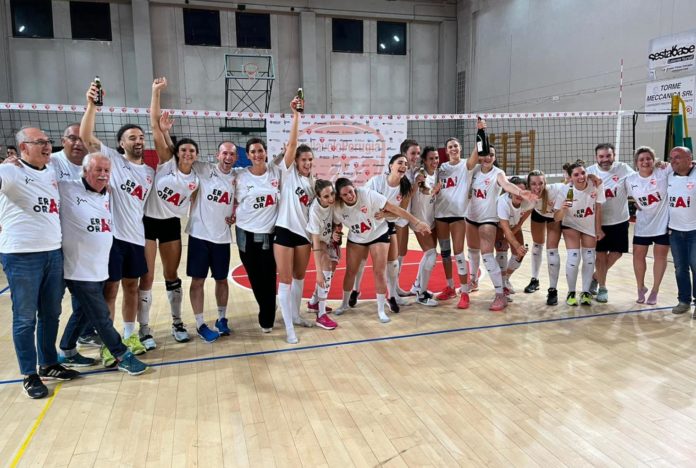 3m Pallavolo_Perugia_Festa Promozione A2 Le biancorosse soffrono ma ottengono la promozione: 3-1 anche nella sfida di ritorno su Melendugno