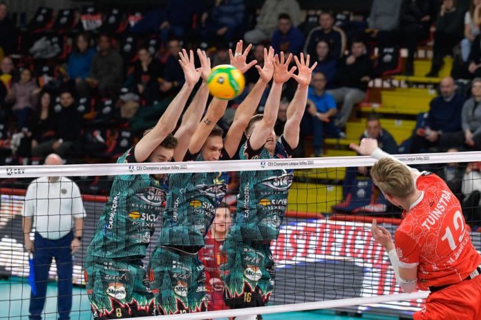 sir ankara muro Anche Ankara va al tappeto al Palabarton (3-1). Contro Lubiana il match point per il primato