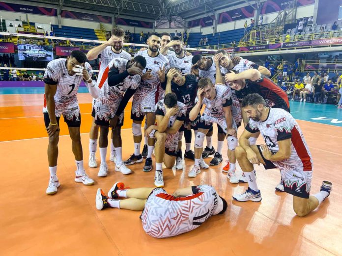 Perugia celebra la vittoria Perugia supera i brasiliani per 3-1 e vince la Pool A. Ora la semifinale con l'Itambe Minas