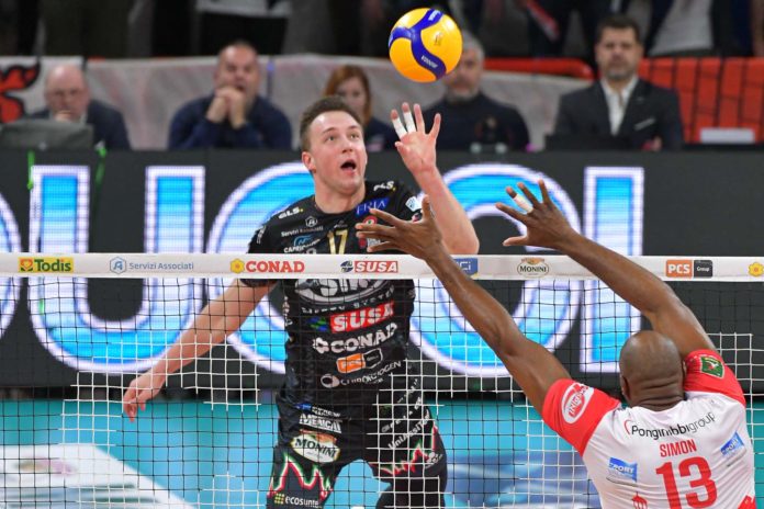 plotnytskyi simon sir piacenza Primi due set molto equilibrati, poi Perugia fa la voce grossa e centra la 31esima vittoria